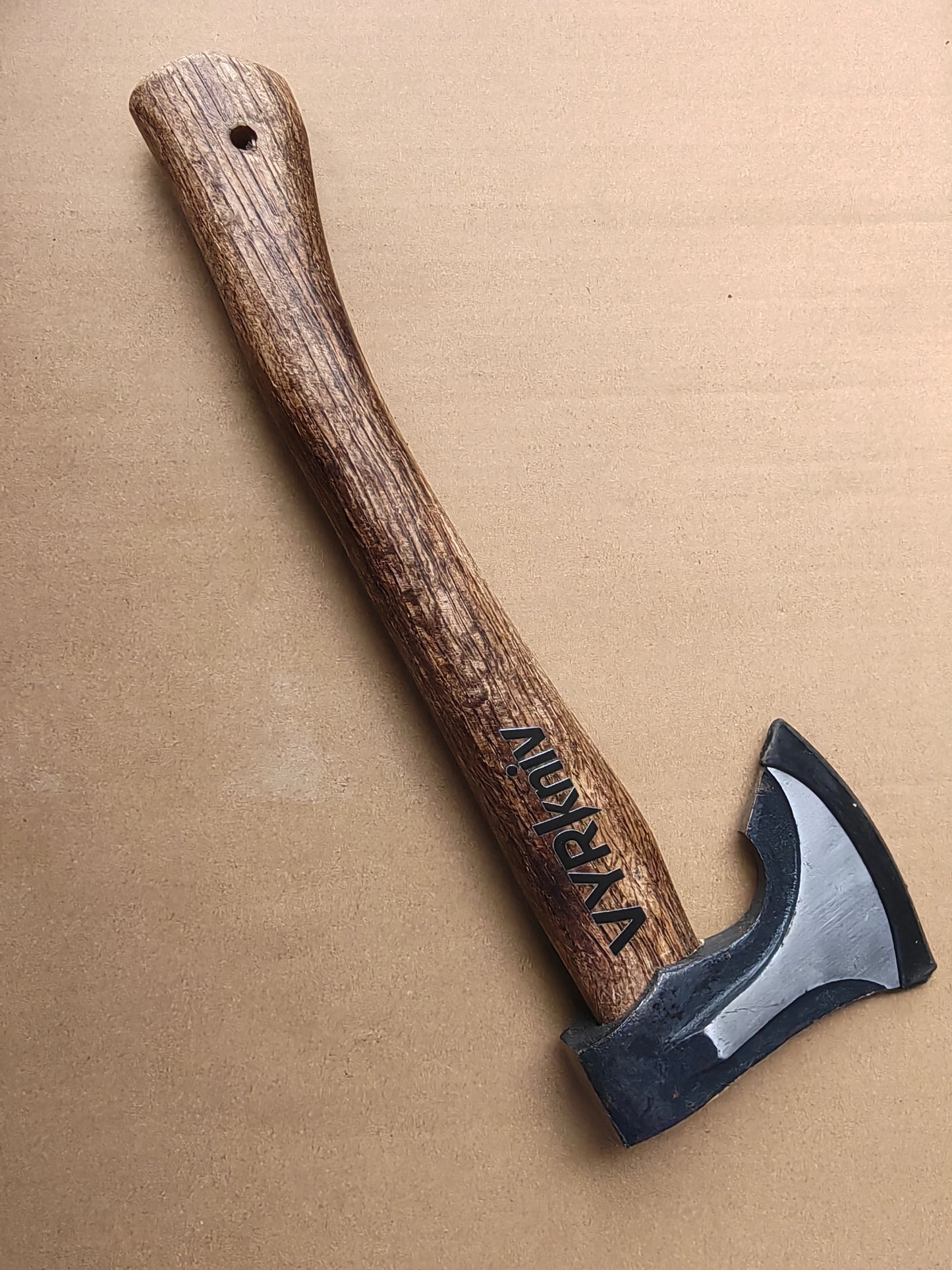 VYRkniv Outdoors Hatchet